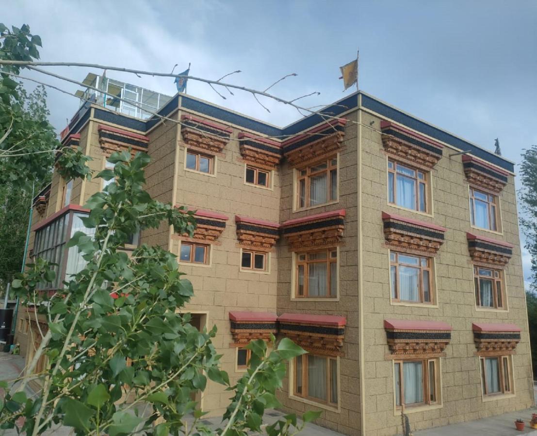 Hotel Alpine Ladakh Leh Exterior foto